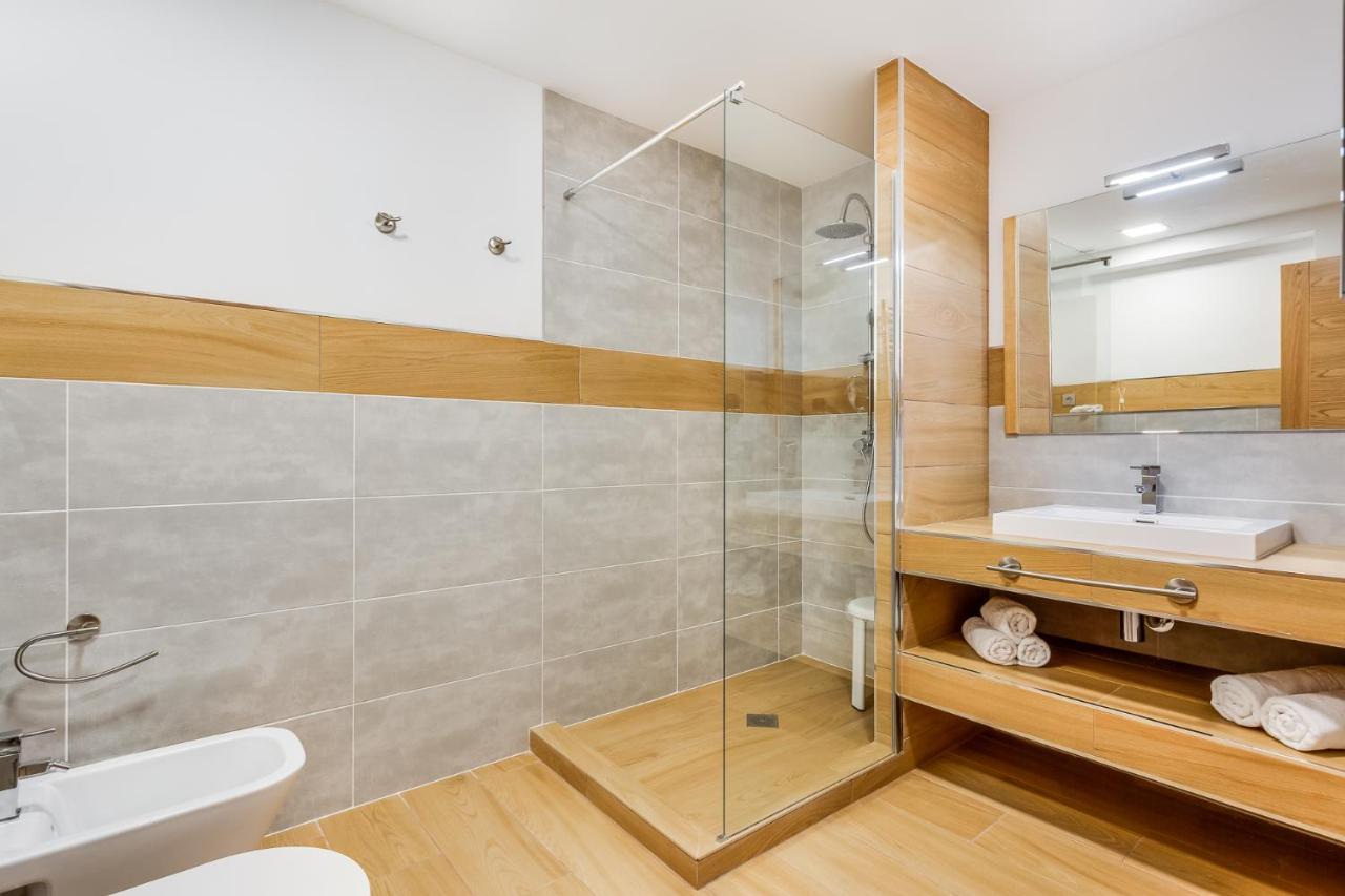 New 1 Bedroom Apartement On The Sea In Marbella. Екстериор снимка